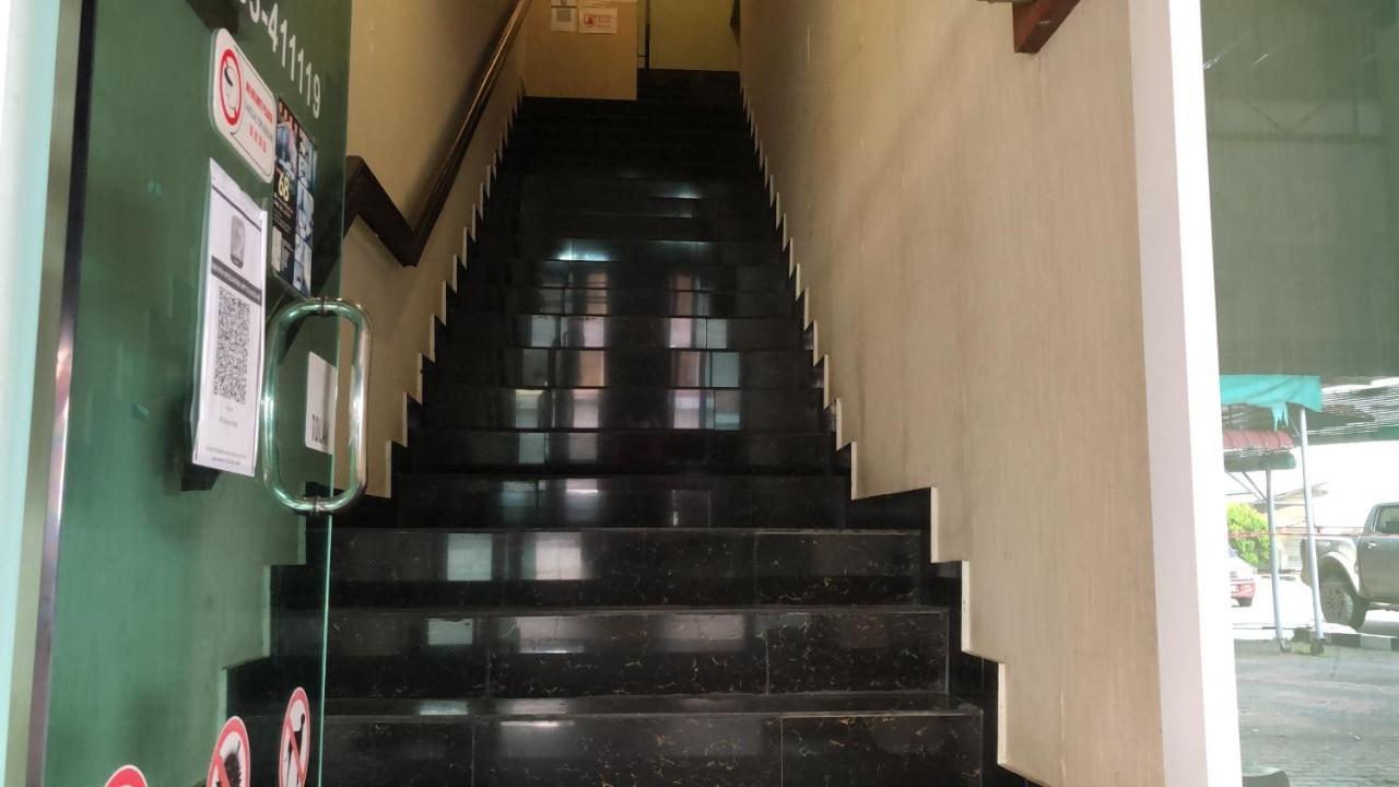 Super Oyo 90668 Joy Inn Miri Dış mekan fotoğraf